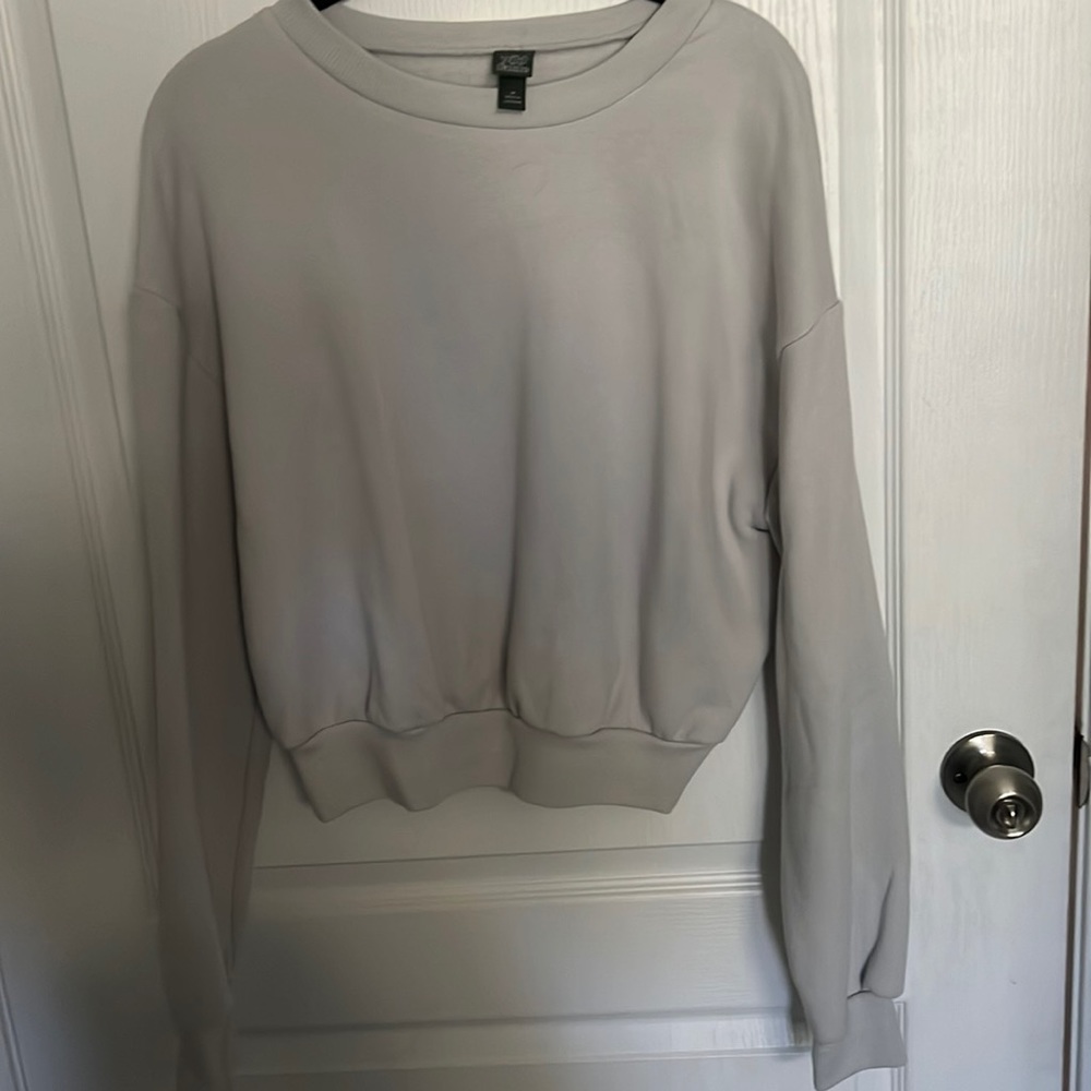 Cropped crew neck